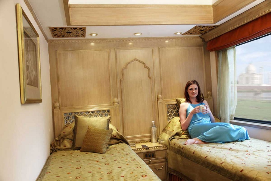 Suite twin du Train Maharajas Express – cabine nuit boiseries indiennes