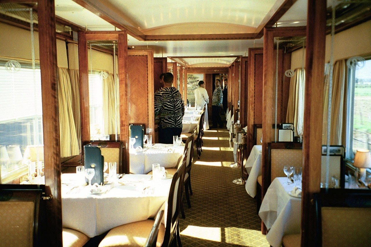 Voiture restaurant du Blue Train en Afrique du Sud