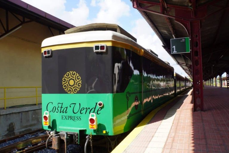 Gare du train Costa Verde Express