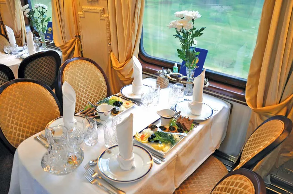 Wagon-restaurant du Golden Eagle Danube Express