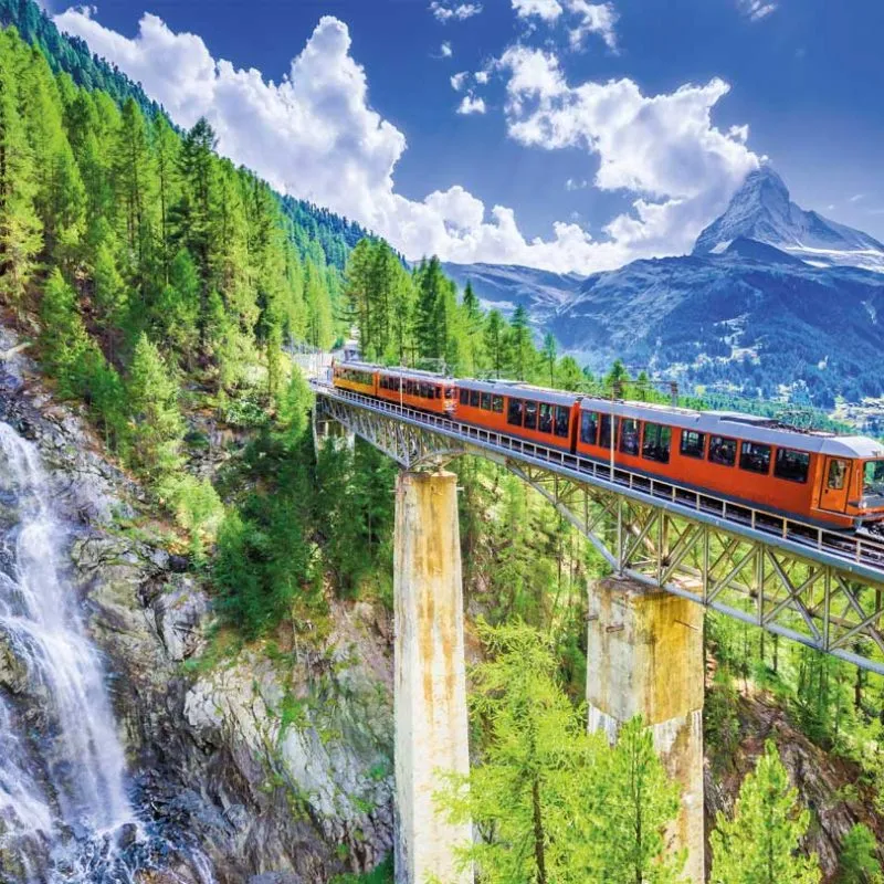 Paysages alpins suisses depuis le Golden Eagle Danube Express