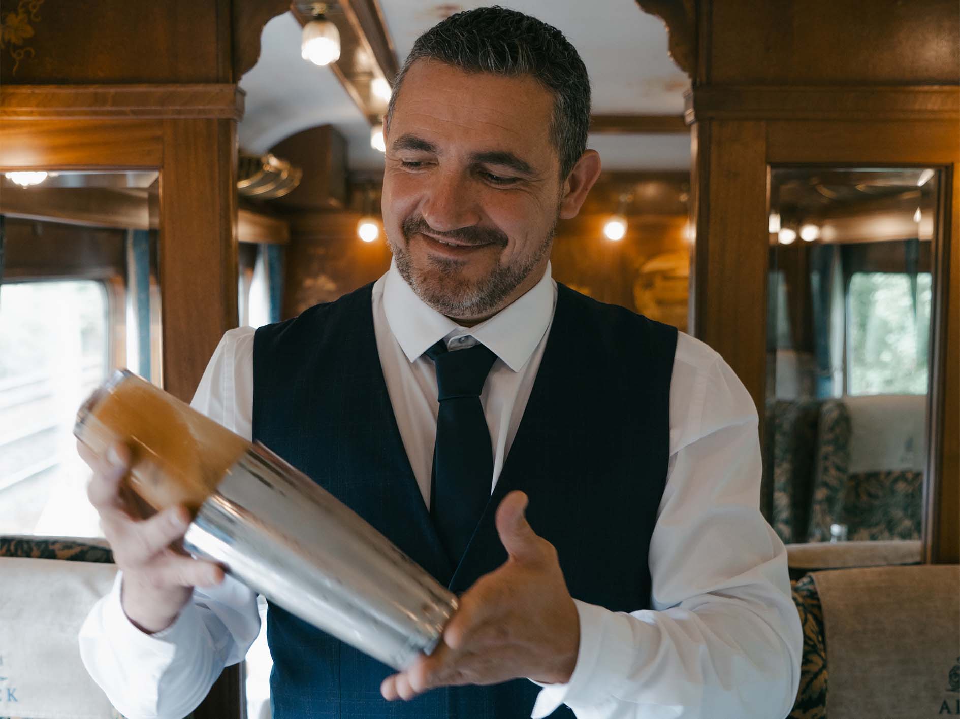 Cocktail Bellini servi à bord du Northern Belle lors de la réception d'embarquement