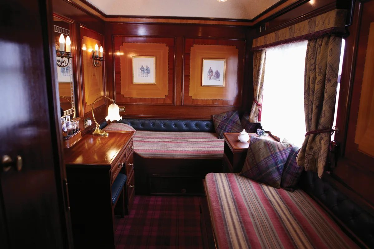 Royal Scotsman Belmond — cabine twin tartan train de luxe Écosse seniors Highlands