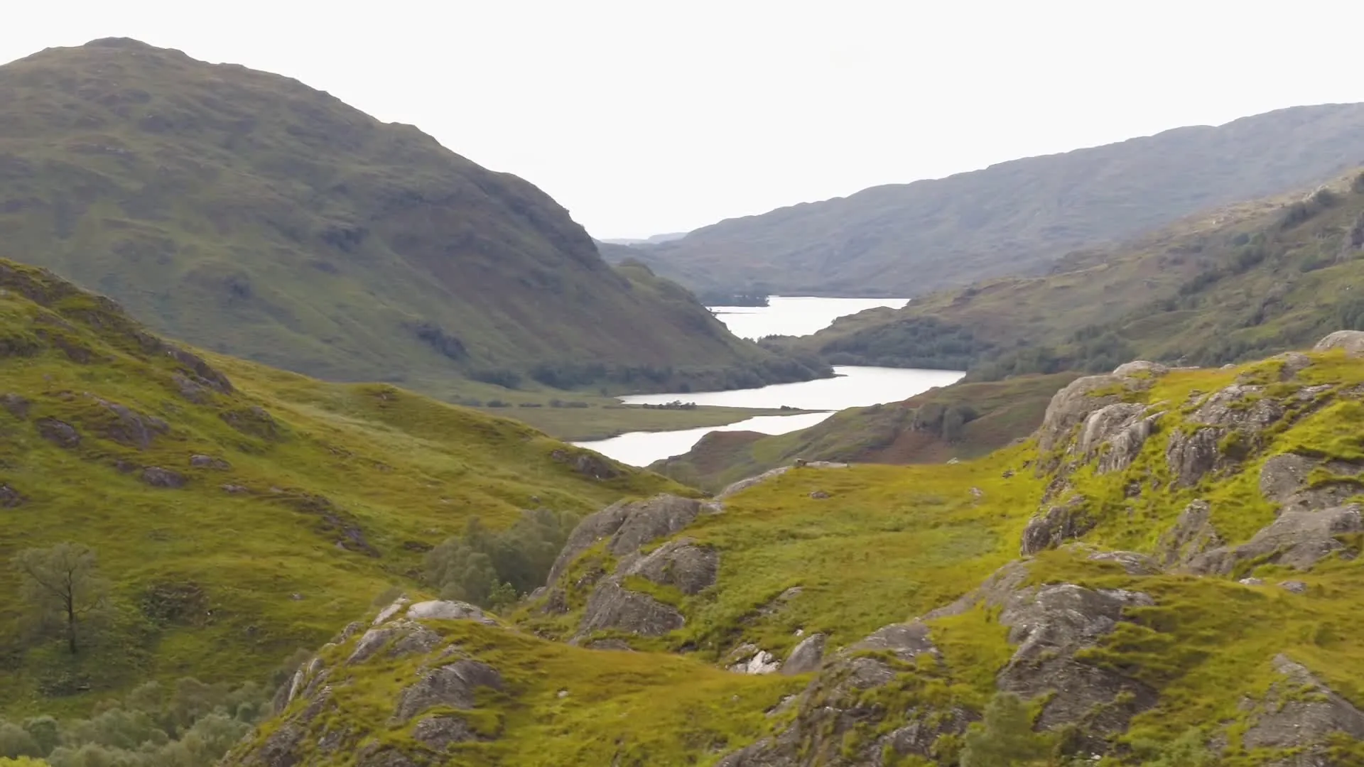 Highlands d'Écosse — loch et vallées traversés par le Royal Scotsman lors de ses circuits dans le nord