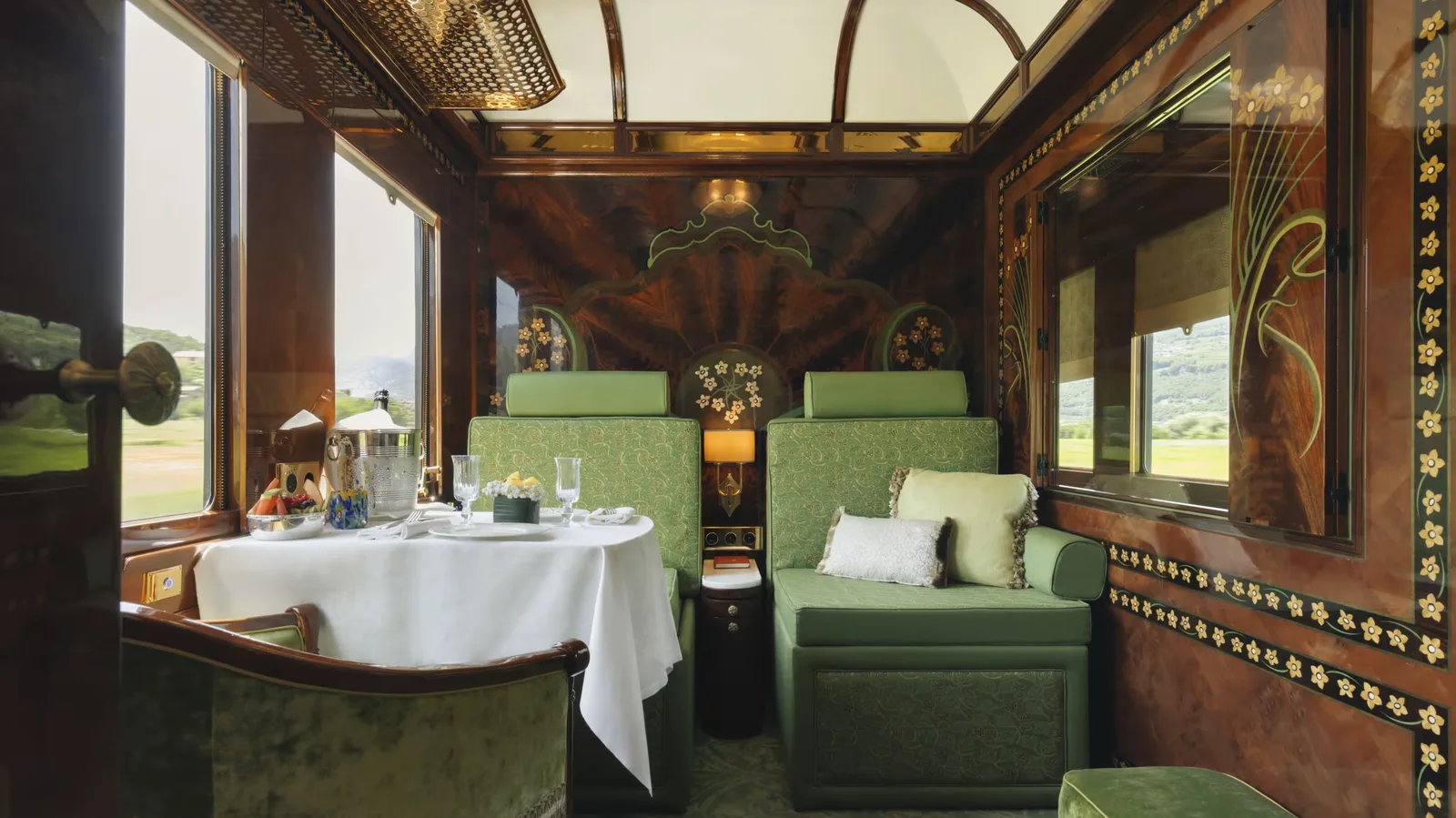 Suite du Venice Simplon-Orient-Express — intérieur Art Déco, campagne anglaise