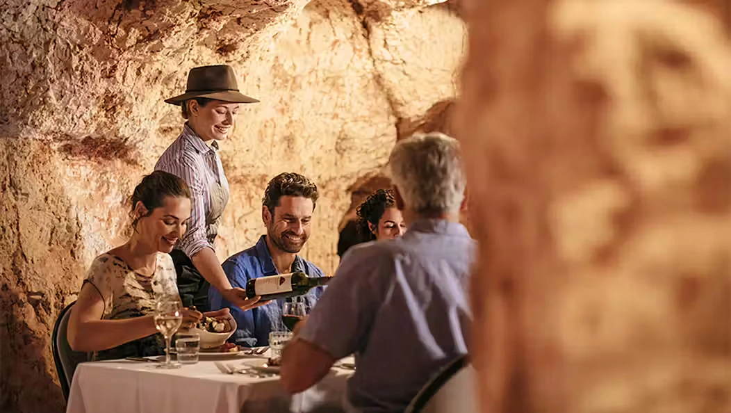 Déjeuner souterrain à Coober Pedy — The Ghan Expedition Australie du Sud