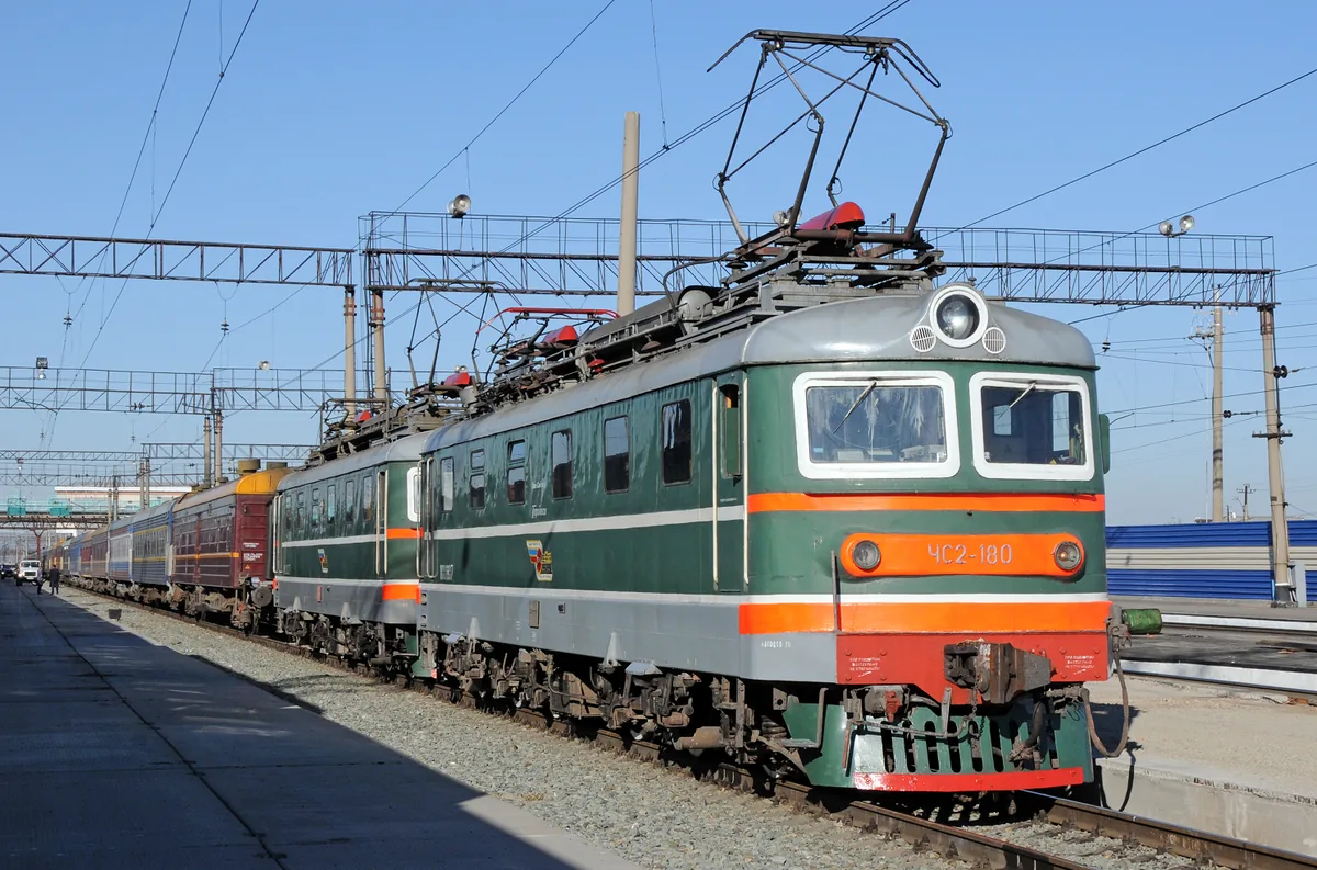 Locomotive du Zarengold en gare de Barabinsk, Russie, 2011