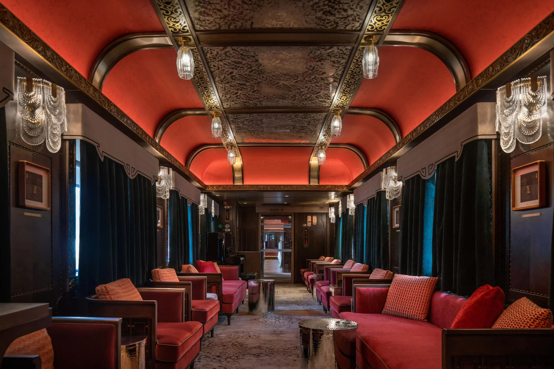 Salon Bar Lounge Golden Eagle Silk Road Express